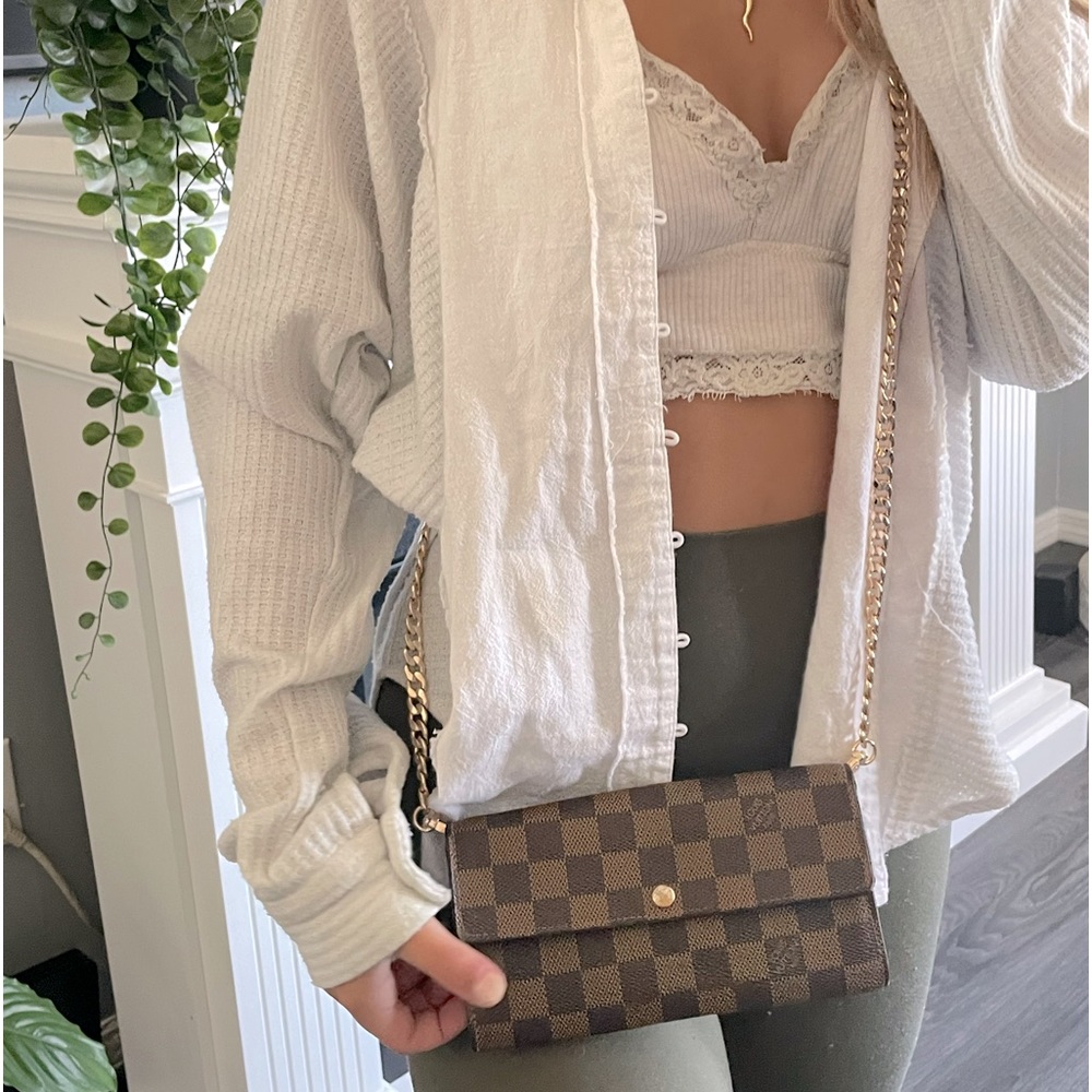 Louis Vuitton Damier Long Wallet  Portefeuille Sarah Shoulder/ Crossbody Bag.